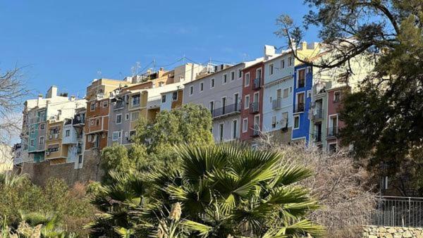 Casa De Tres Con Parking Bajo La Casa Ferienhaus *
